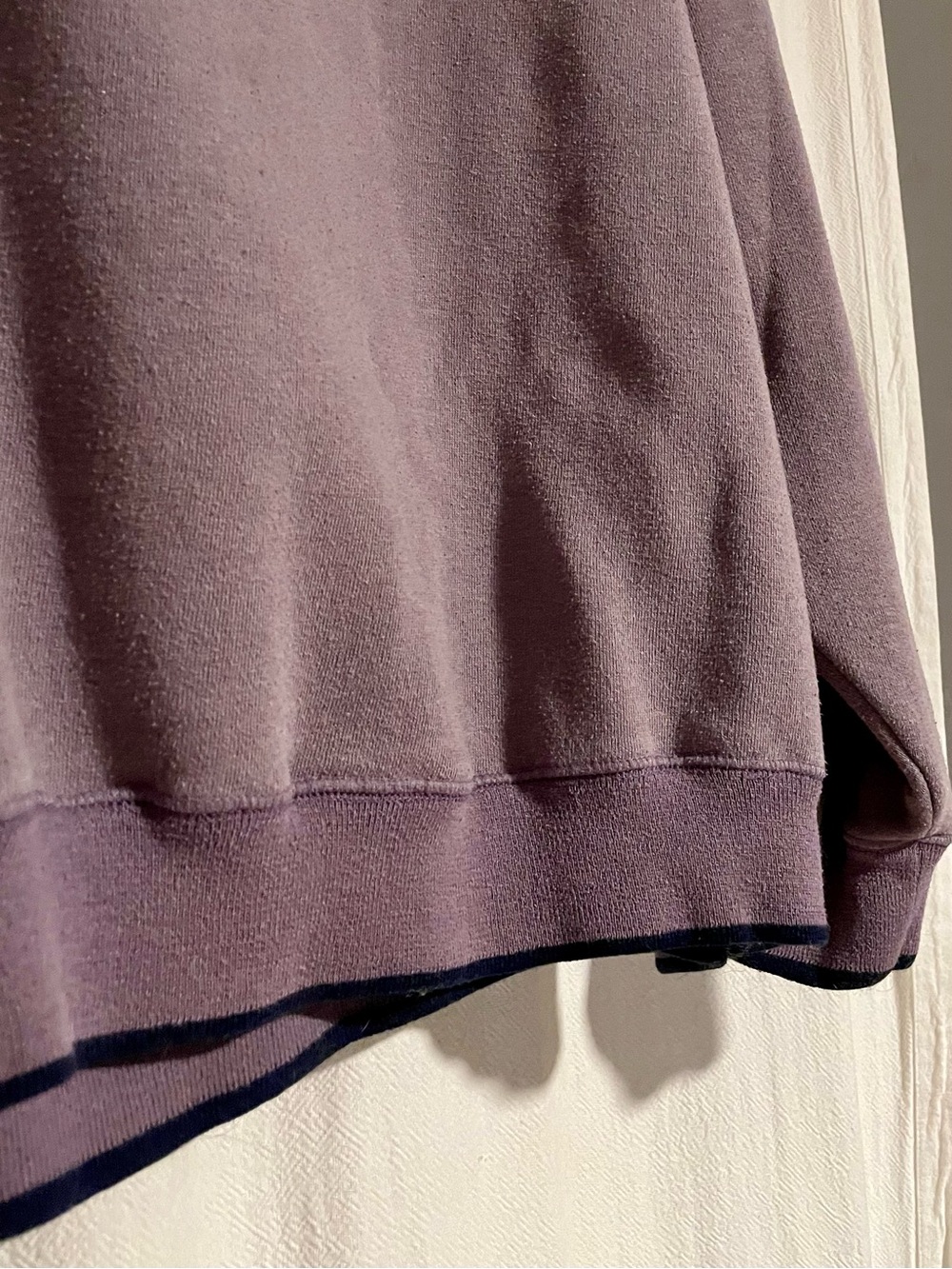 Women’s XL 90s Vintage Disney Mickey Classic Legend Lavender Crewneck Sweatshirt - Picture 3 of 7